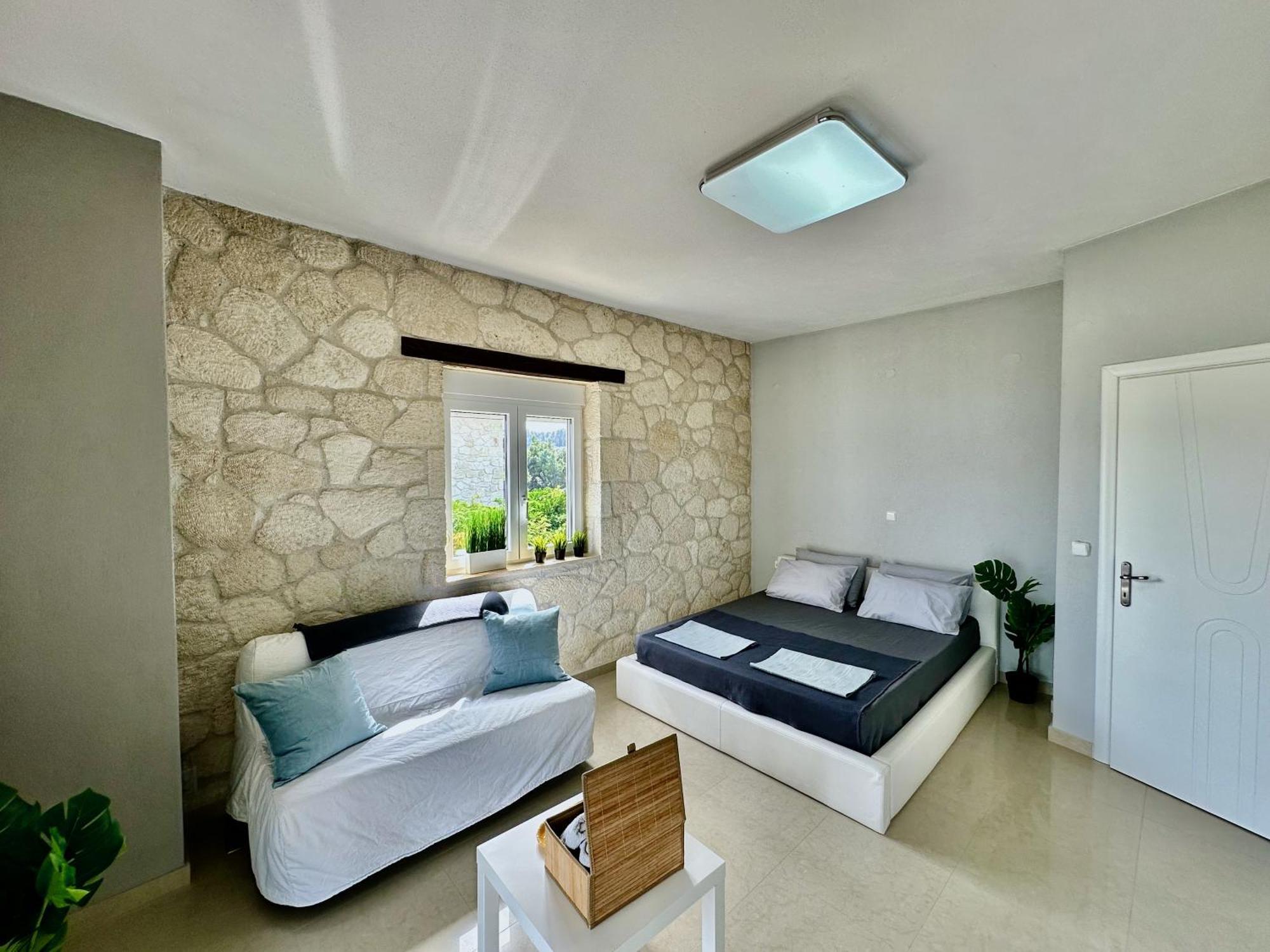 Four Seasons - The Eco Friendly * Kriopigi