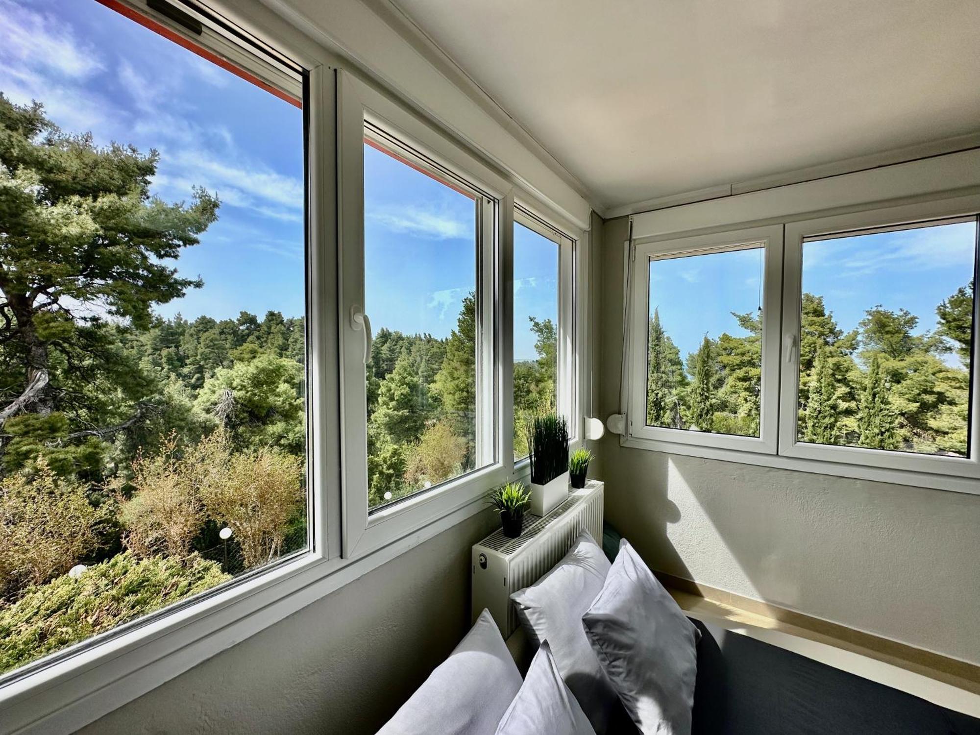 Four Seasons - The Eco Friendly * Kriopigi
